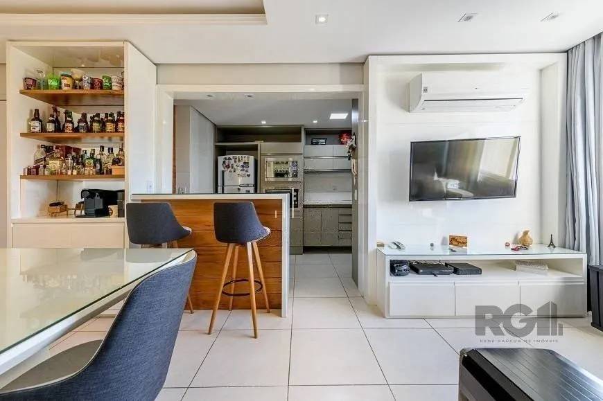 Imagem Apartamento 68 m² mobiliado, 2 dormitórios, sendo 1 suíte e 1 vaga.