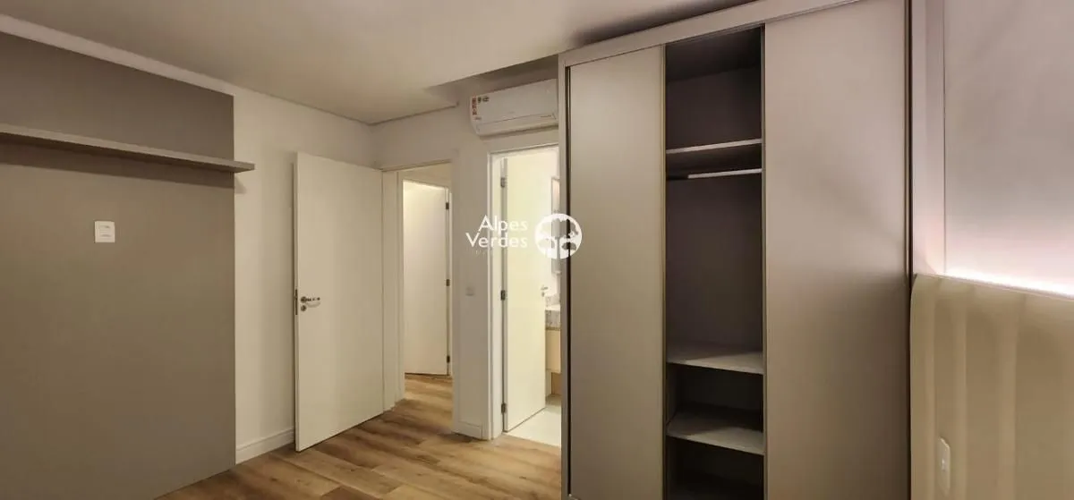 Imagem Vende-se apartamento semi-mobiliado em Gramado a 10 minutos da Rua Coberta