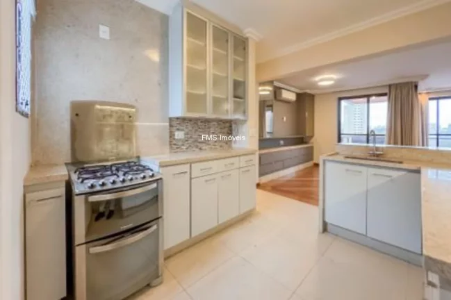 Imagem Apartamento à venda ou locação na Vila Mariana com 3 quartos sendo 1 suíte, 2 banheiros, 3 vagas, 116m²
