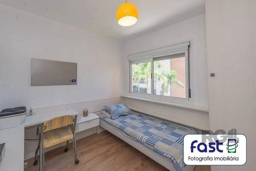 Imagem Vende Excelente Apartamento no Bairro - Jardim do Salso - Porto Alegre