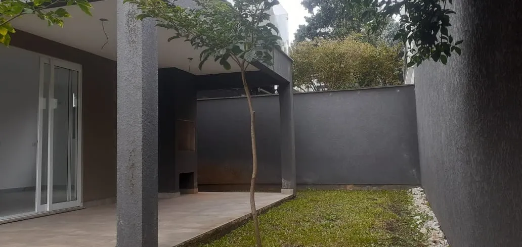 Imagem Casa 4 dormitórios em condominio fechado em Santa Felicidade