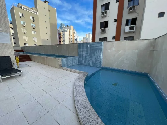 Imagem Apartamento duplex finamente mobiliado 3 suítes e 2 vagas no Centro de Balneário Camboriú/SC