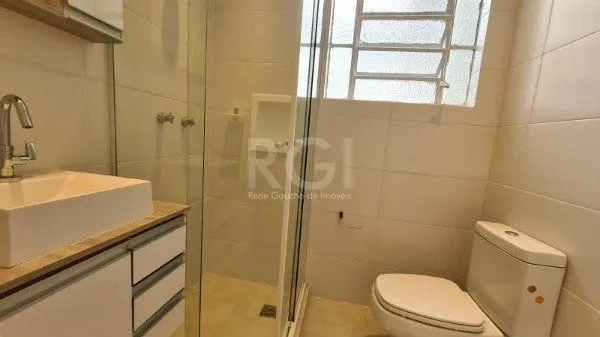 Imagem Apartamento 02 dormitórios com dependência e duas vagas no bairro São João.