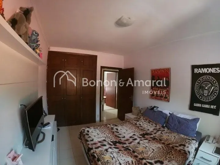 Imagem Casa térrea à venda, com 220m² de área construída, Parque Taquaral