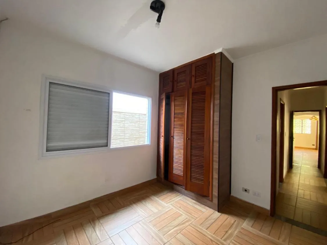 Imagem CASA COM EDÍCULA, 3 DORMITÓRIOS SENDO 1 SUÍTE PARA LOCAÇÃO NO CENTRO DE ITANHAÉM