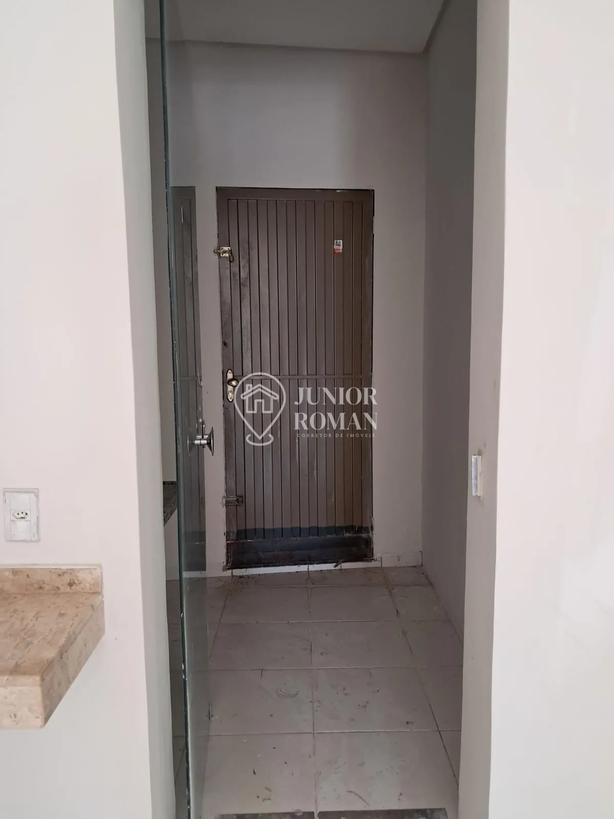 Imagem VENDO PONTO COMERCIAL NO CENTRO DE BARREIRAS/BA - EM FRENTE A PRAÇA DO CAIS
