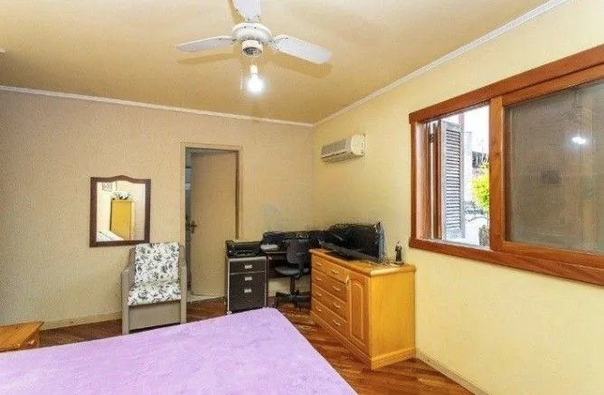 Imagem Casa com 2 dormitórios ,sendo 1 suíte para venda no bairro Tristeza em Porto Alegre/RS.