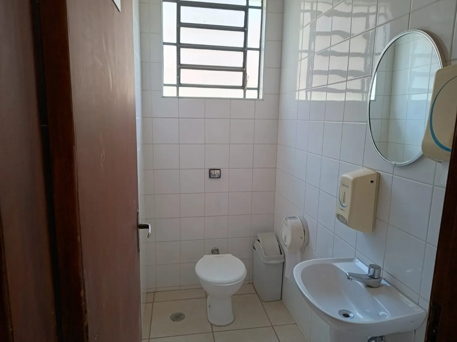 Imagem Comercial para Locação 210M², Centro, Taubaté - SP