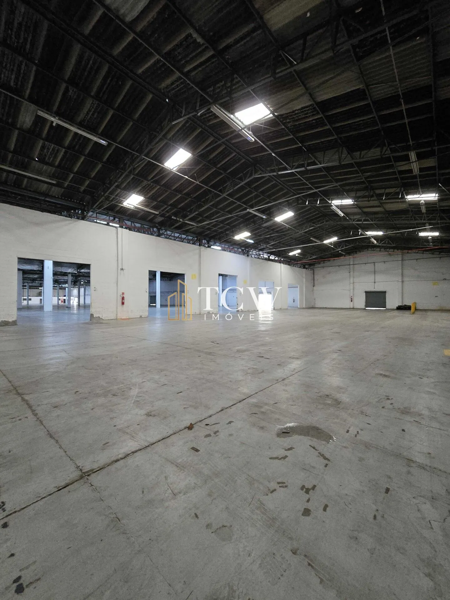 Imagem GALPÃO LOGÍSTICO PARA LOCAÇÃO | 9.507 m² | 37 DOCAS | AO LADO DA MARGINAL TIETÊ