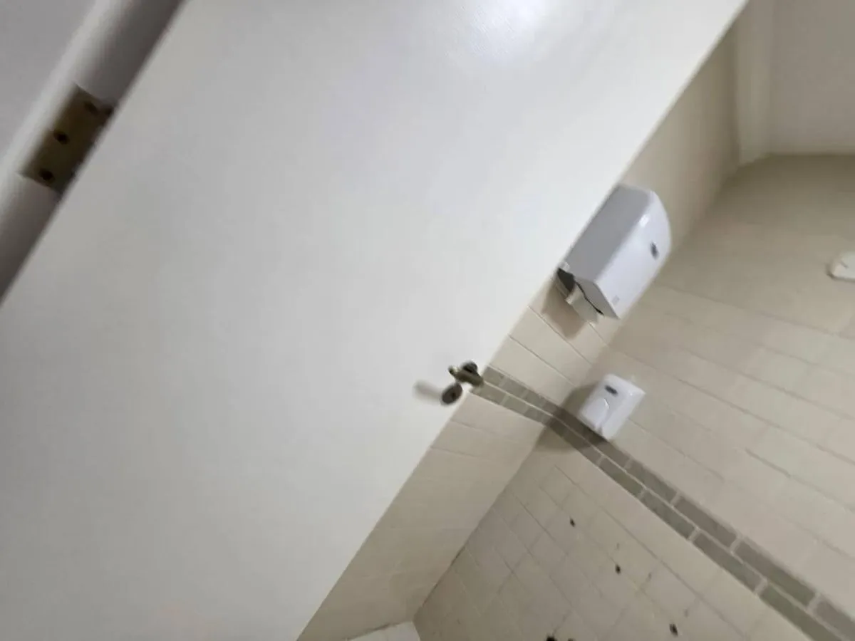 Imagem LOCAÇÃO DE SALA COMERCIAL NA RUA 3100 NO CENTRO DE BALNEÁRIO CAMBORIÚ
