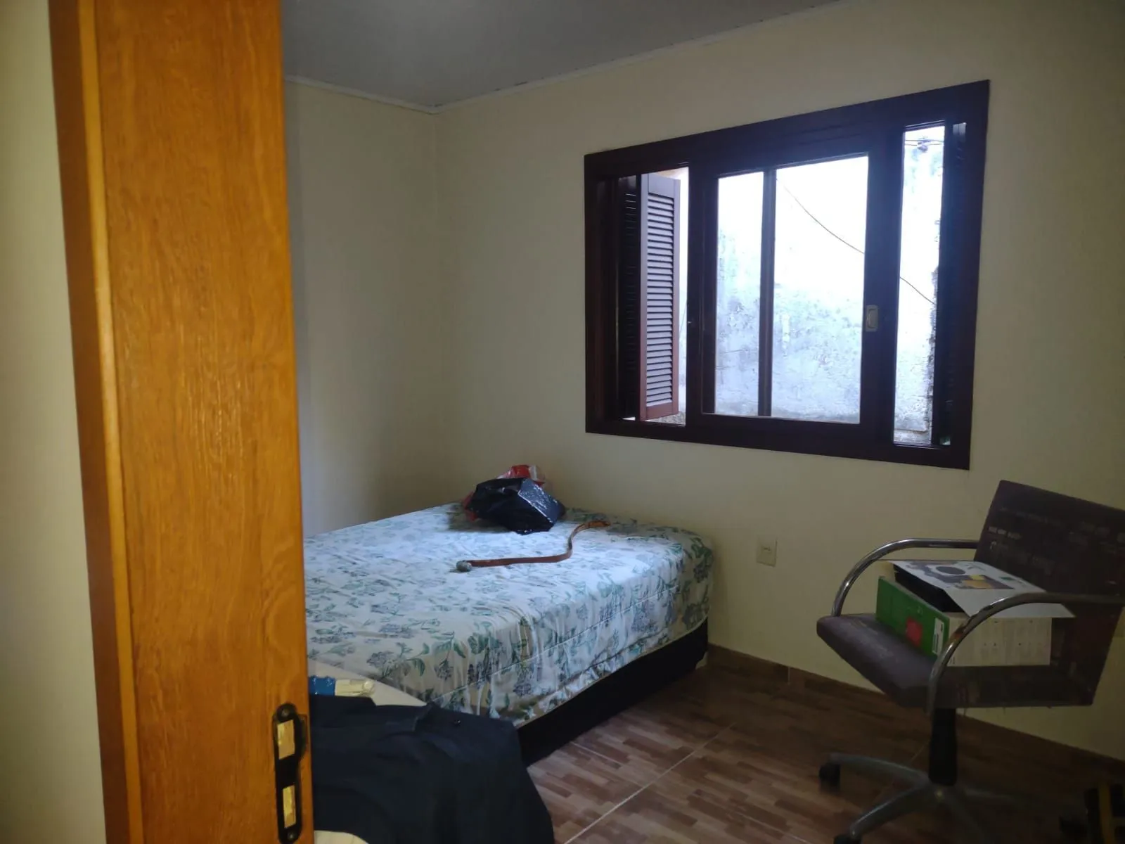 Imagem Casa com 4 quartos, suíte, piscina, lareira, churrasqueira em um terreno de 616m².