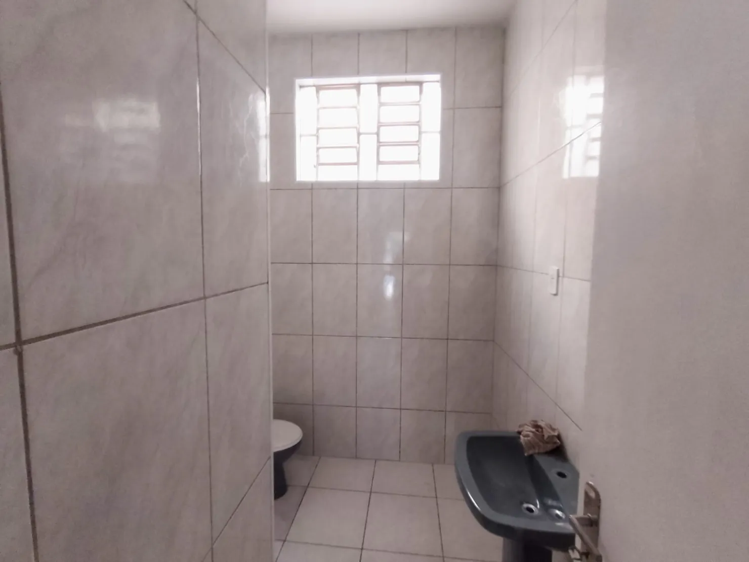 Imagem Comercial para Locação 4 Quartos, Vila São Geraldo, Taubaté - SP