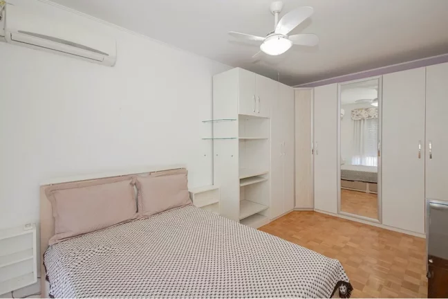 Imagem Casa para venda no bairro Jardim Sabará em Porto Alegre