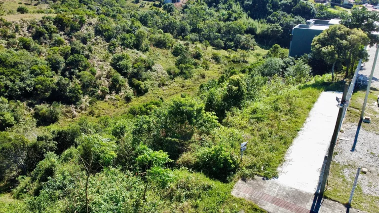 Imagem Terreno à venda em Garopaba-SC, bairro Ferraz, 810m² de área - Oportunidade única!