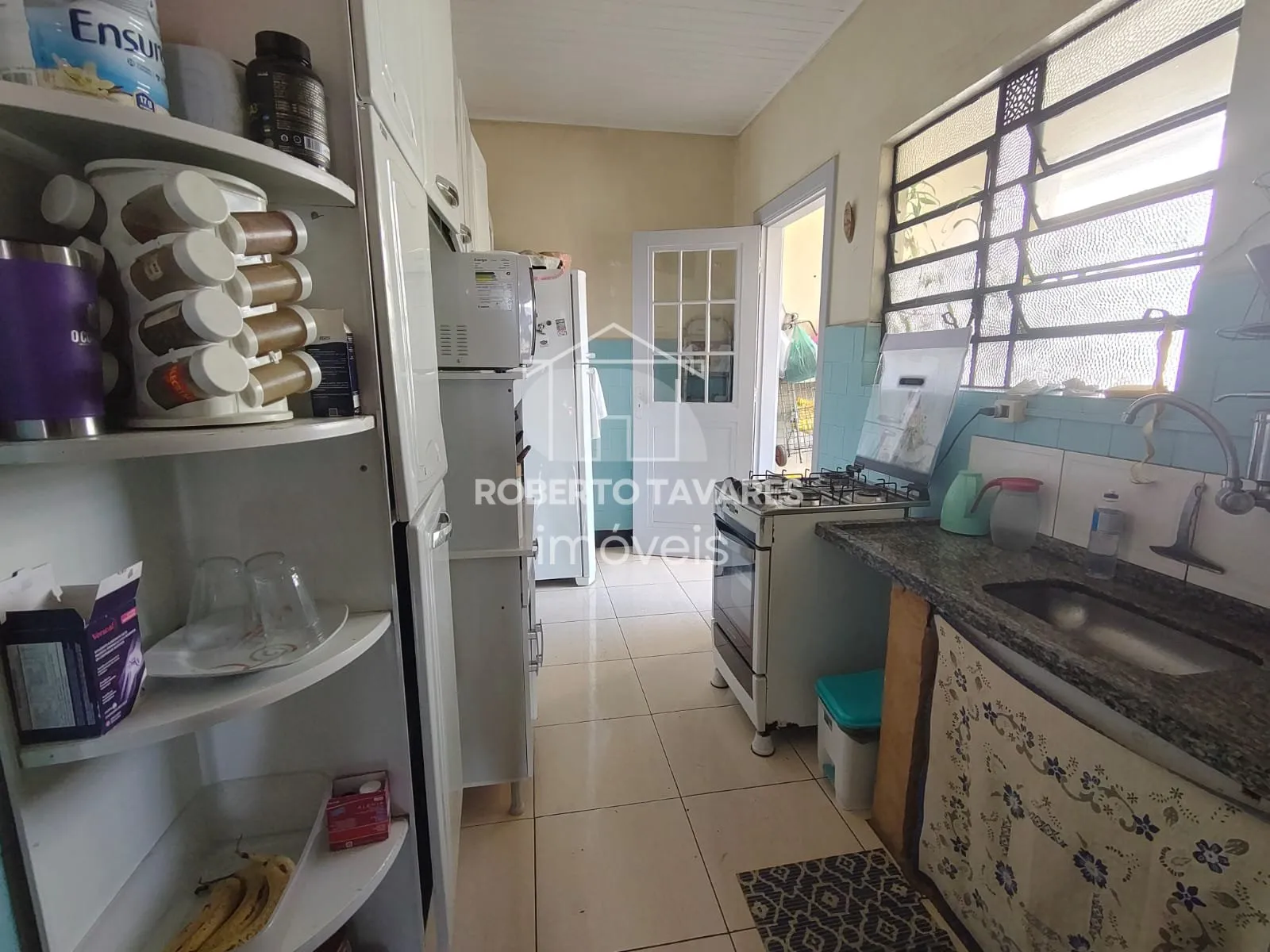 Imagem Apartamento com 2 dormitórios, sala para dois ambientes, cozinha, banheiro, quarto de serviço e banheiro, 1 vaga de garagem....