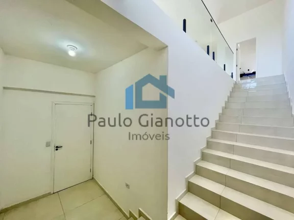 Imagem Casa Nova e Moderna em Condomínio de Cotia