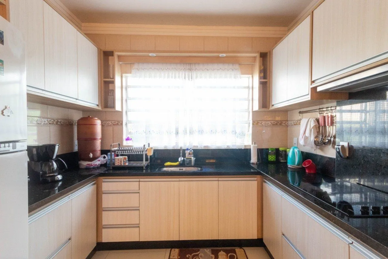 Imagem Casa para Venda - 250m², 3 dormitórios, sendo 2 suites, Partenon