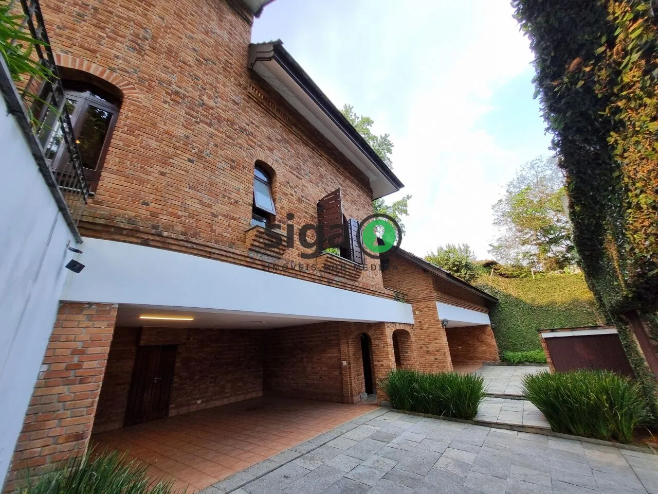 Imagem Casa a Venda em Rua Fechada no Jardim Guedala / Cidade Jardim com 5 quartos