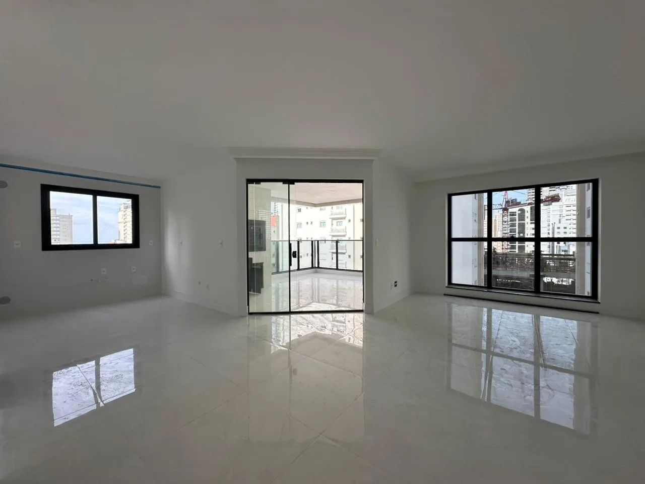 Imagem Apartamento com vista para o mar à venda com 168m2 por R$ 3.300.000,00