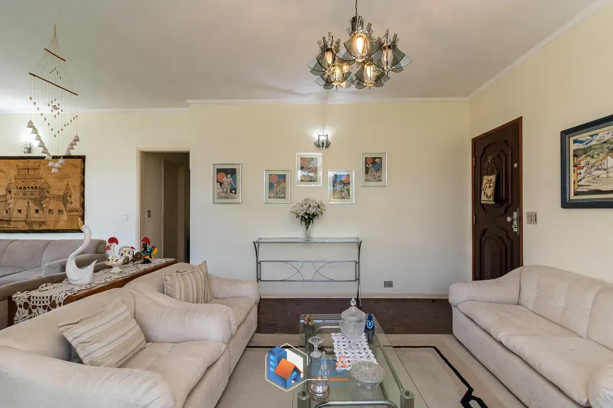 Imagem Casa para venda em Parque São Domingos com 3 quartos, sendo 1 suíte, 246m²