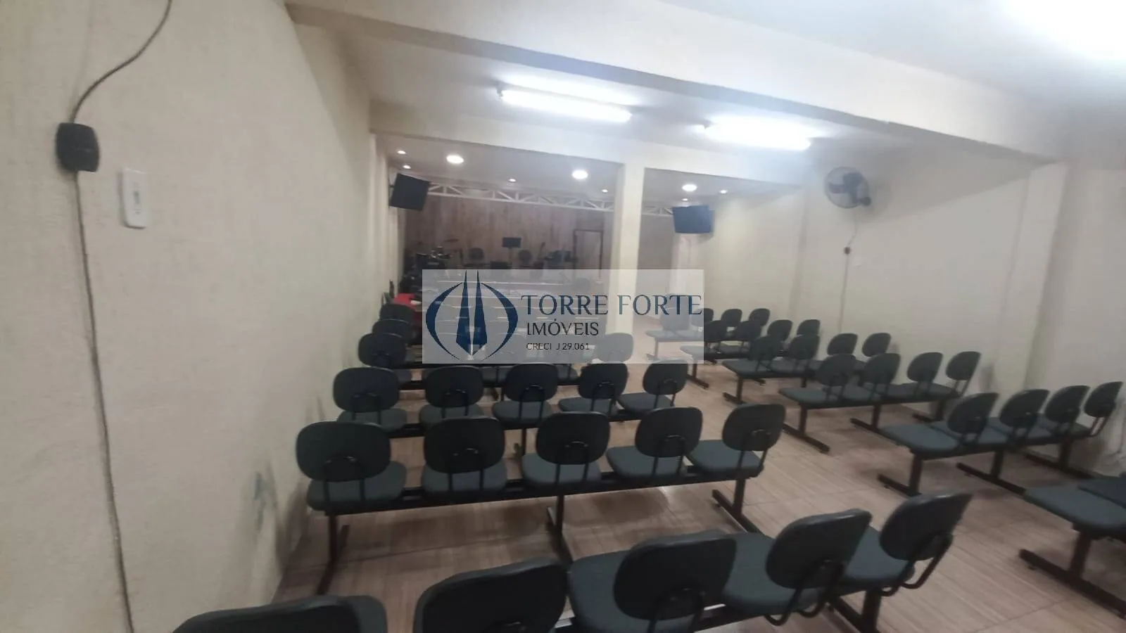 Imagem Casa assobradada com salão em baixo no Jardim Vila Formosa
