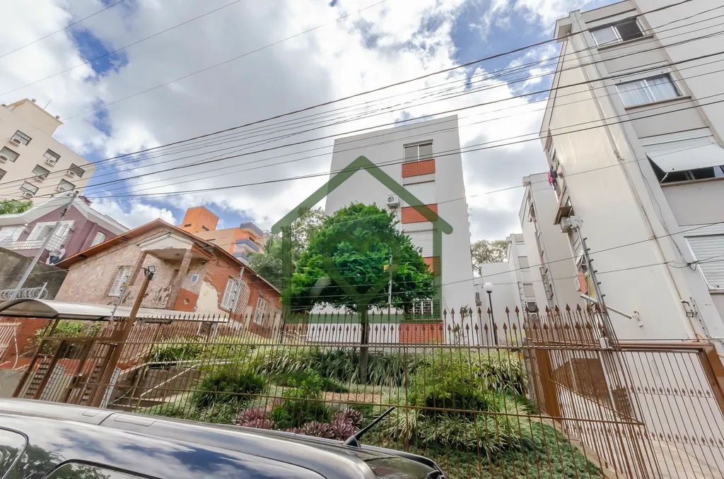 Imagem Apartamento de dois dormitórios no bairro Petrópolis, com sala de estar e jantar integradas e vent...