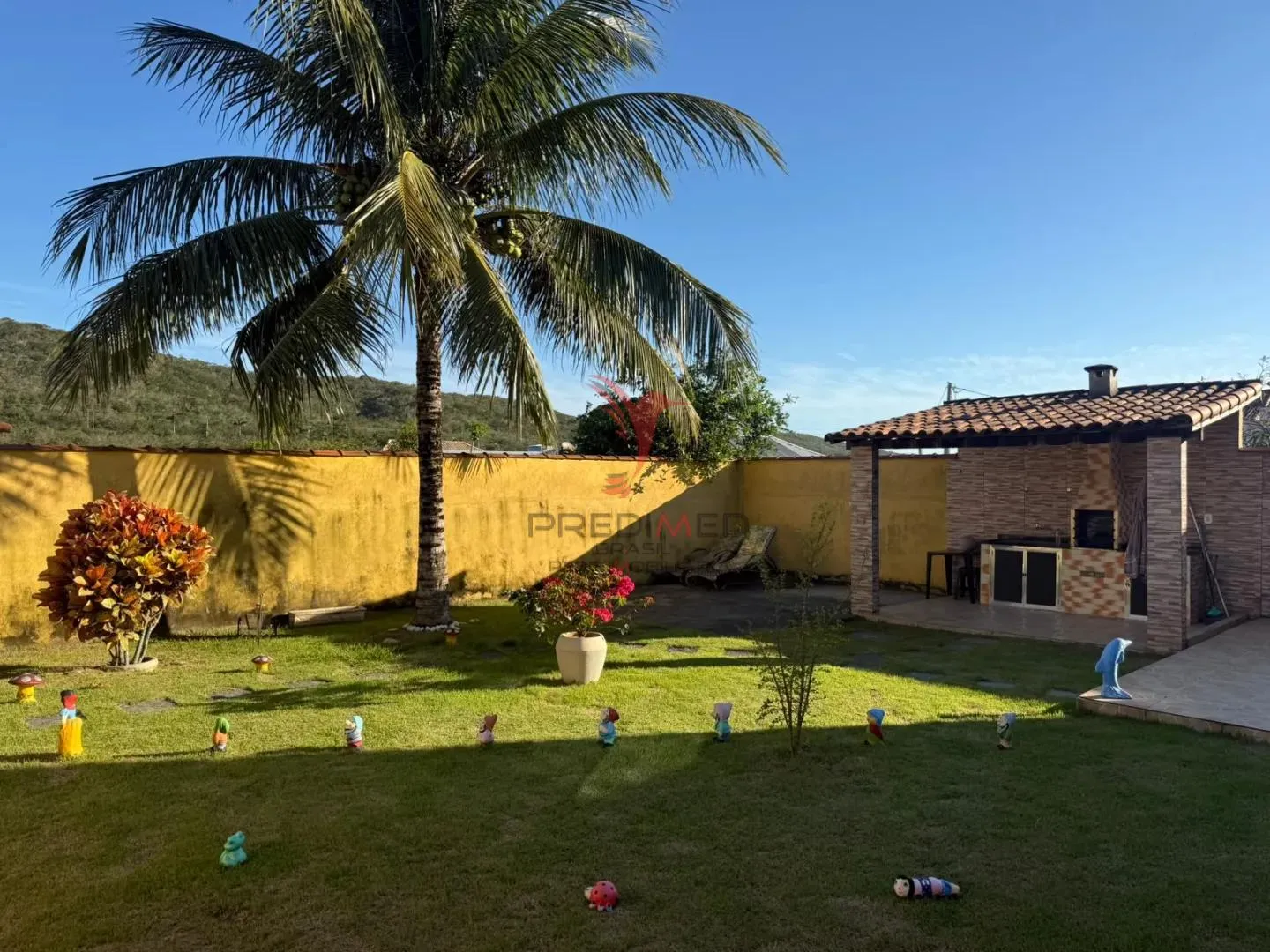 Imagem CASA À VENDA COM PISCINA - R$ 400.000