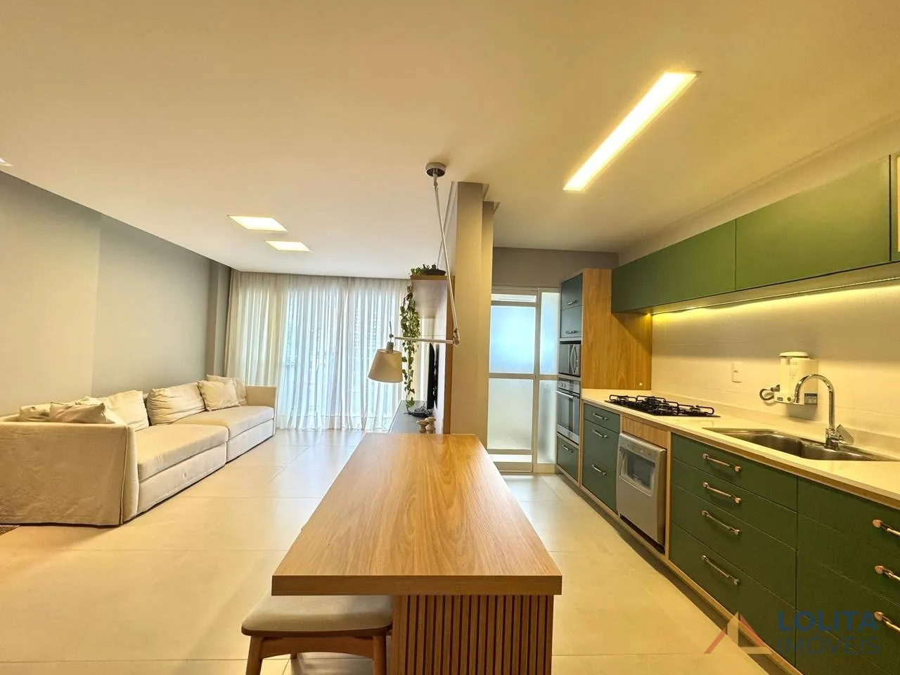 Imagem APARTAMENTO COM 3 QUARTOS SENDO 1 SUÍTE À VENDA NO BAIRRO AGRONÔMICA - FLORIANÓPOLIS/SC
