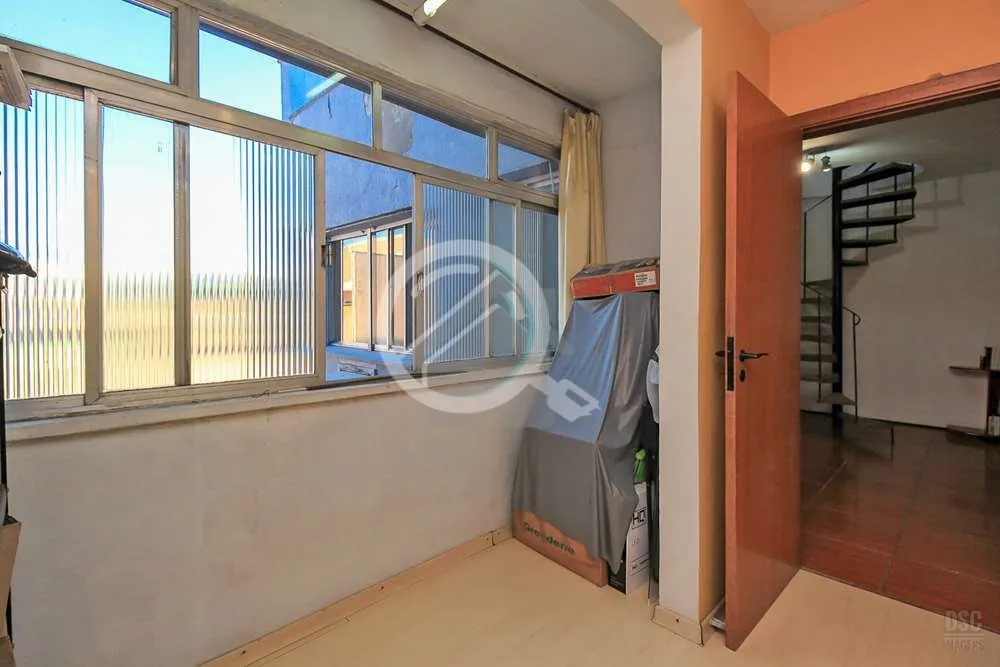 Imagem Bem-vindo ao seu novo lar na Azenha! Descubra esta encantadora cobertura duplex de 92m² privativos ...