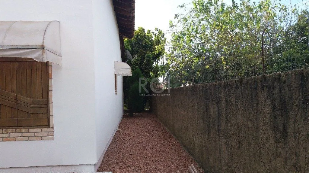 Imagem Casa para Venda - 220m², 2 dormitórios, sendo 1 suites, 4 vagas - Belém Novo