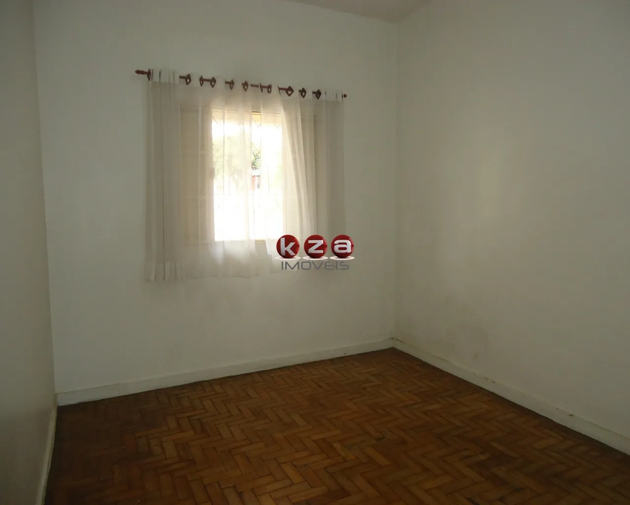 Imagem Casa de 3 quartos na Vila Angeli, Valinhos-SP: 159m², 2 banheiros. Agende sua visita!