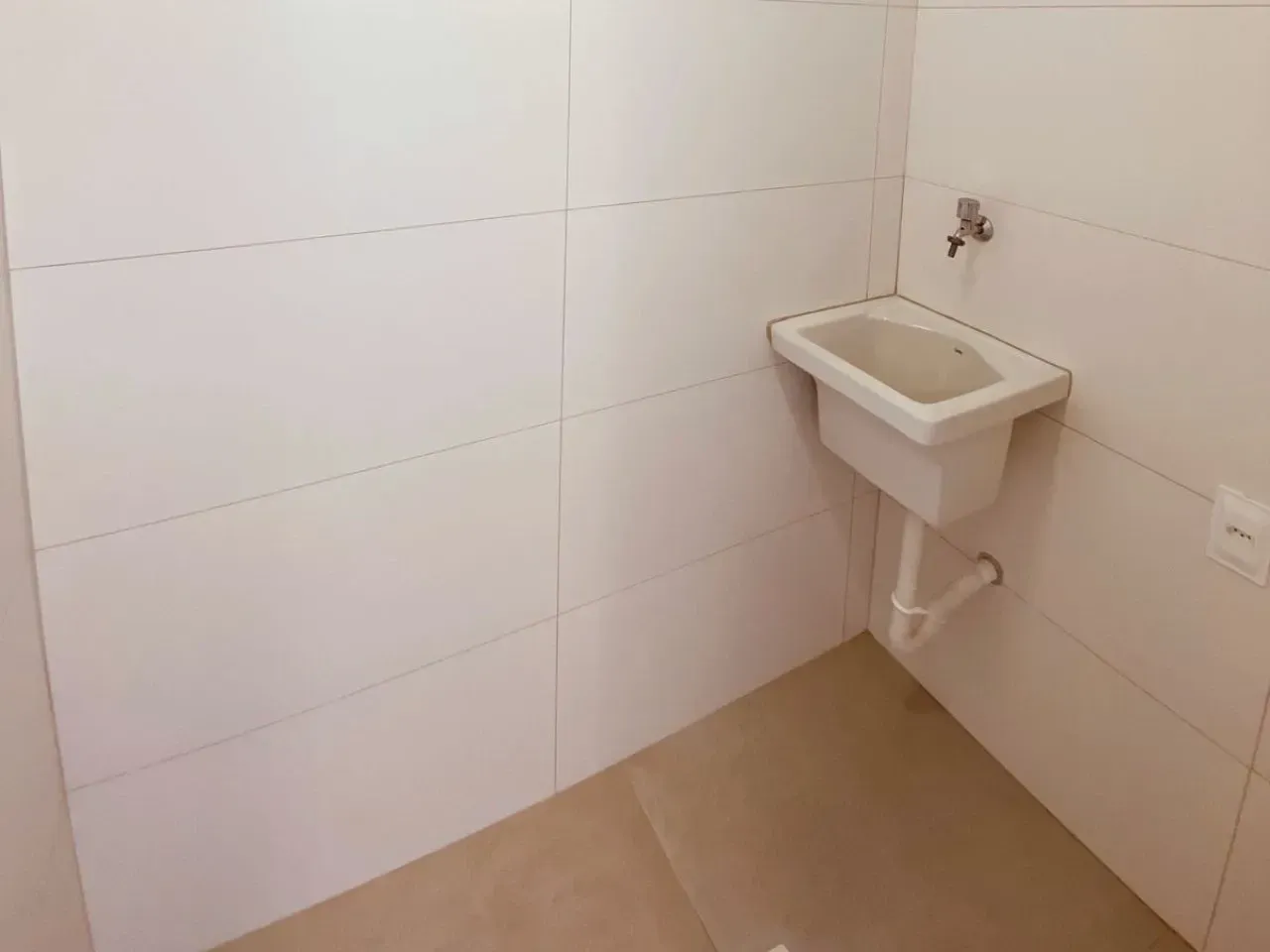 Imagem Apartamento com 2 Quartos à Venda ou Locação, 56 m² em Macuco - Santos