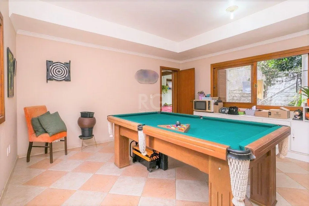 Imagem Casa para Venda - 279m², 3 dormitórios, sendo 1 suites, 4 vagas - Teresópolis