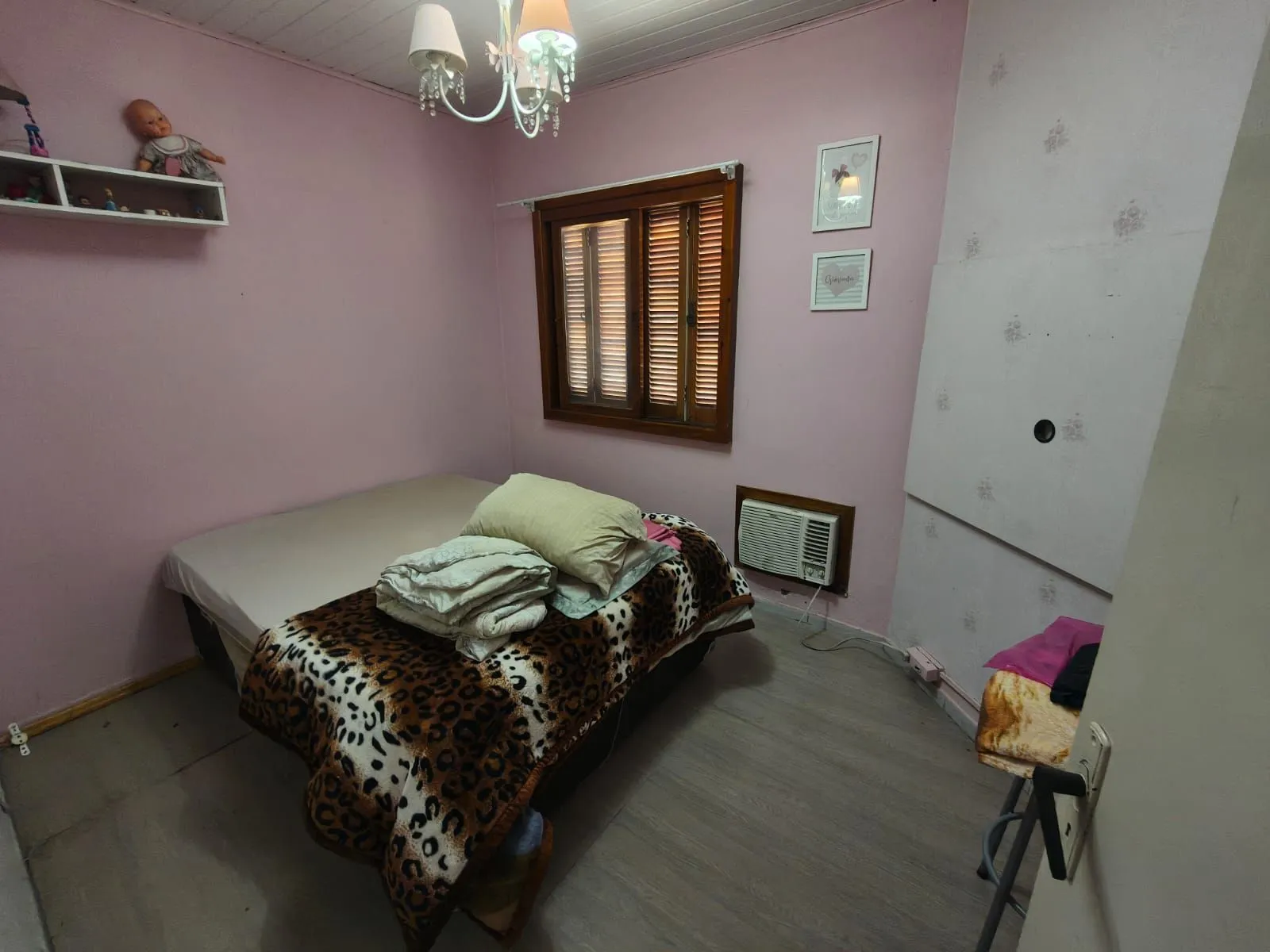 Imagem Casa a venda 3 dormitórios - Restinga - Porto Alegre