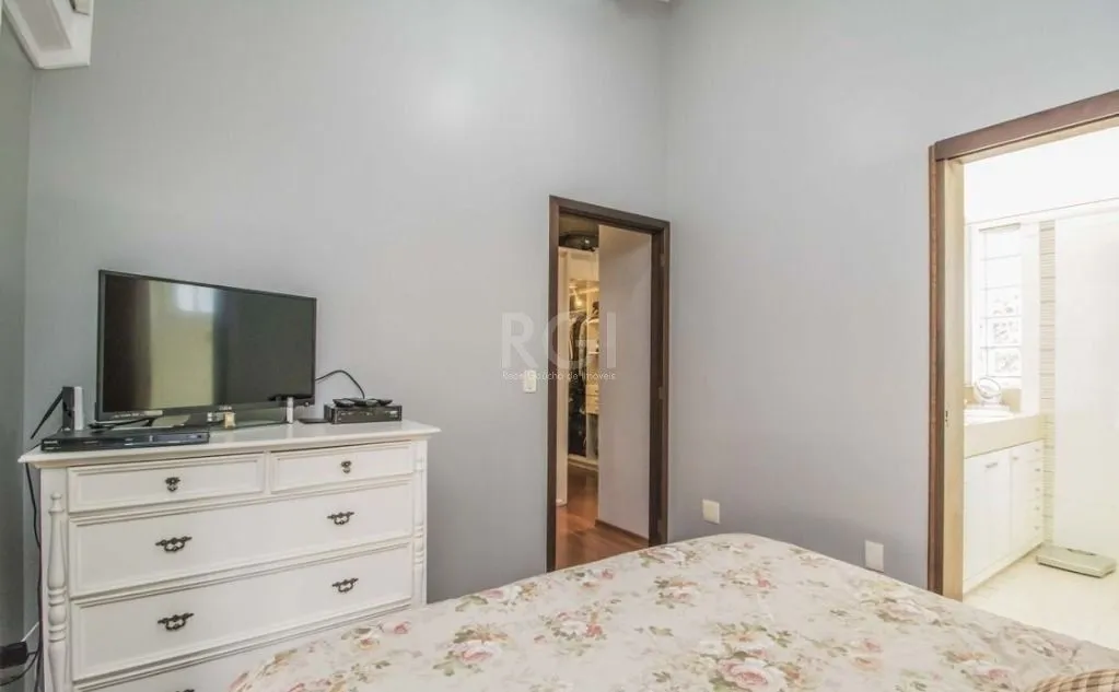 Imagem Casa para Comprar com 199 m² por R$ 1.180.000,00 - Boa Vista - Porto Alegre/RS