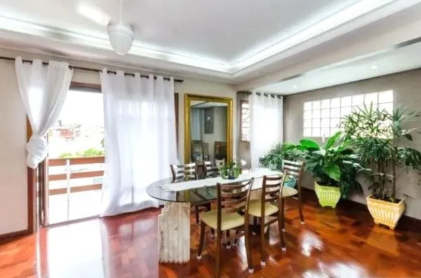 Imagem Casa / sobrado no bairro Jardim Itu de 3 dormitórios e pátio com piscina