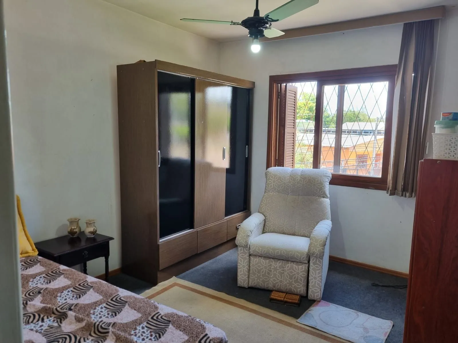 Imagem Casa / Sobrado bem grande 266 m² - Vila João Pessoa - Porto Alegre - Preço bem atrativo