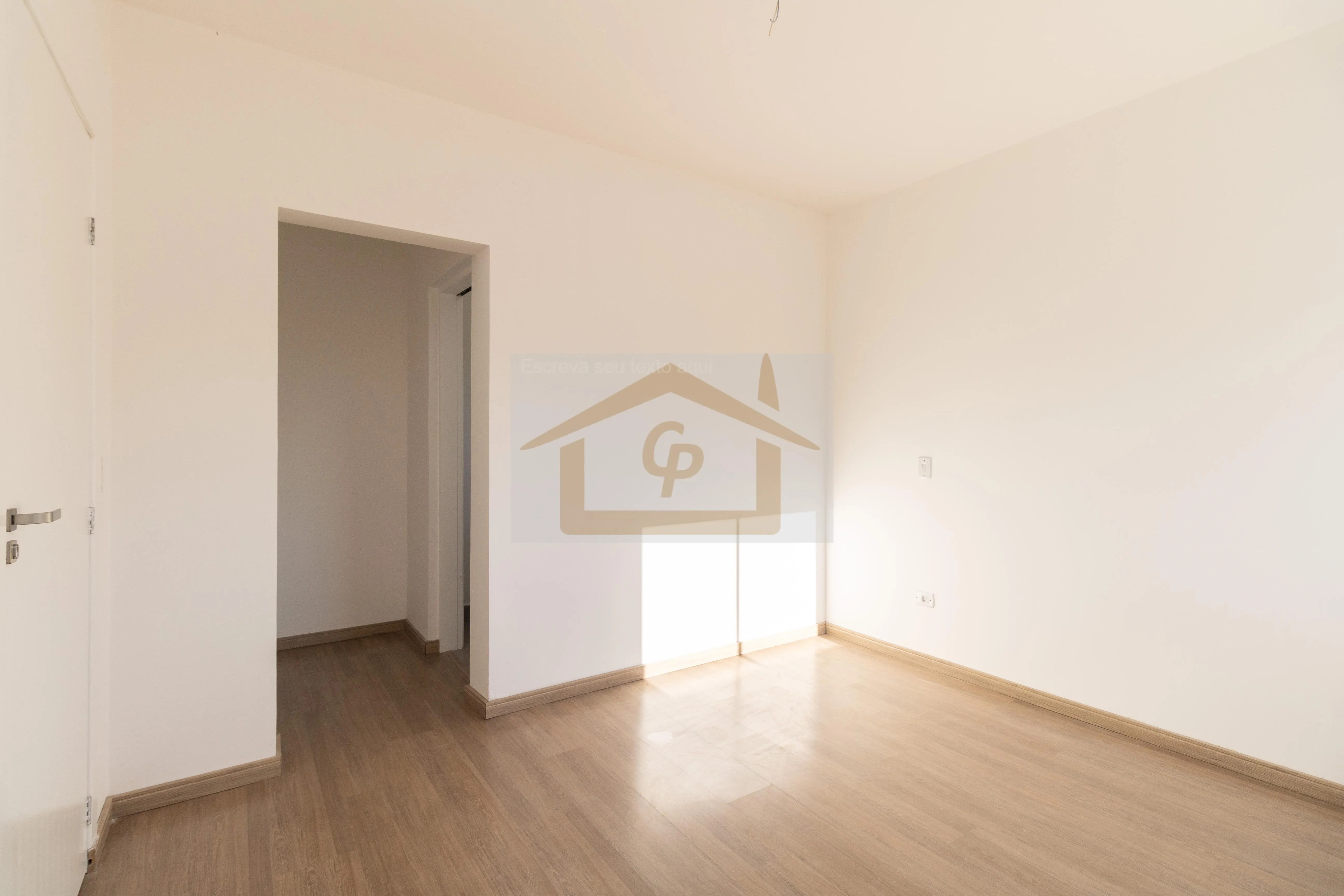 Imagem terreno 1000 metros, Casa com 2 suítes no andar térreo + um suíte no superior *varanda