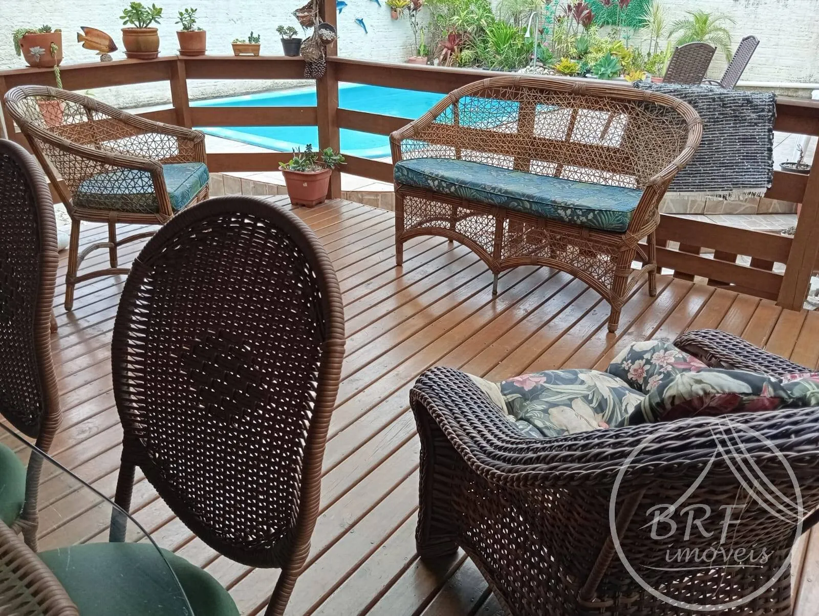 Imagem Excelente Casa 3 Dormitórios/Suíte c/ Piscina + Loft nos Ingleses