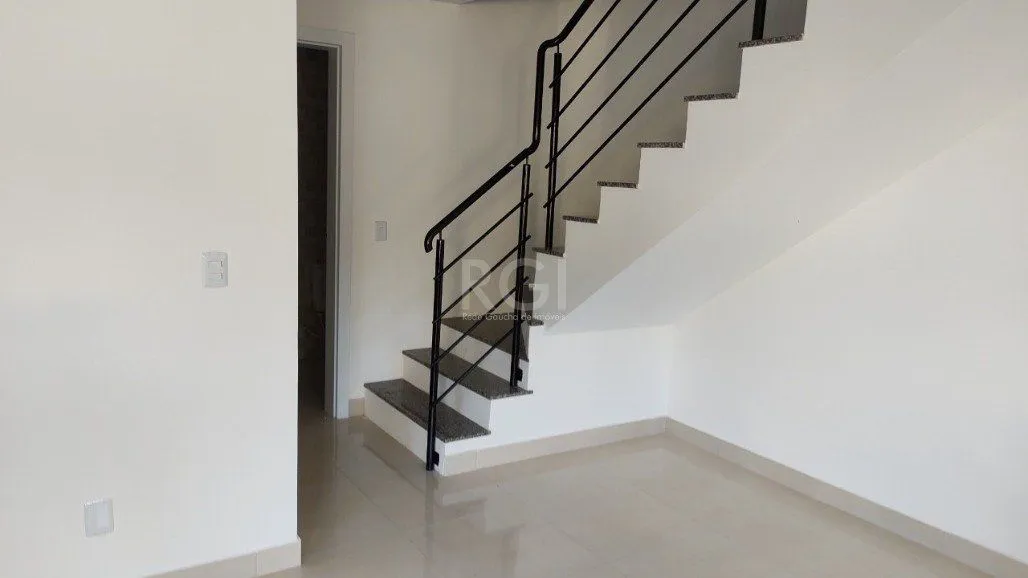 Imagem Sobrado para Venda - 88.32m², 3 dormitórios, sendo 2 suites, 1 vaga - Espirito Santo