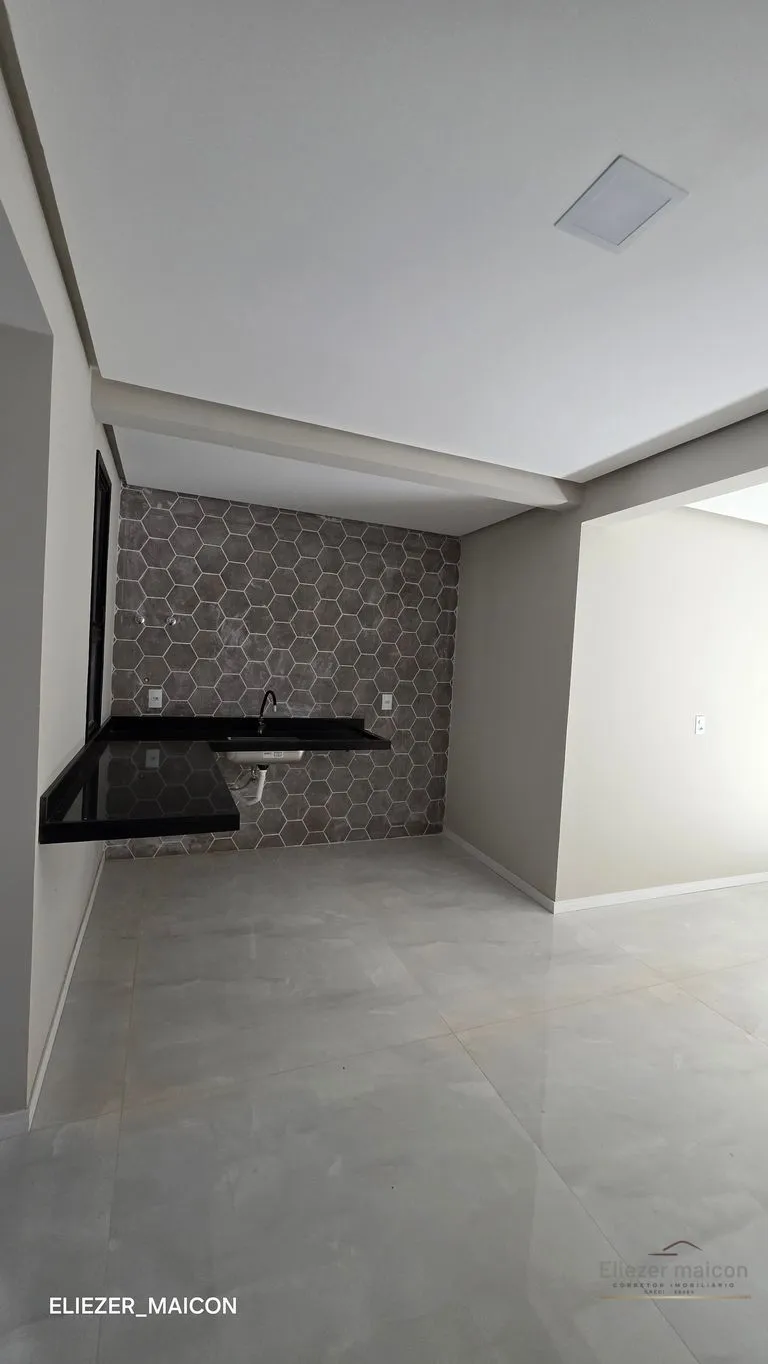 Imagem Sobrado à Venda com 3 quartos no Jardim das Acácias, Poços de Caldas - MG