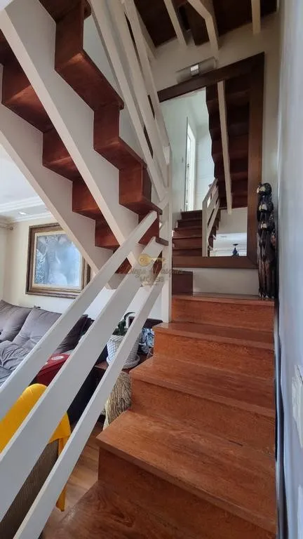 Imagem Casa em Condomínio para Venda em Teresópolis / RJ no bairro Várzea