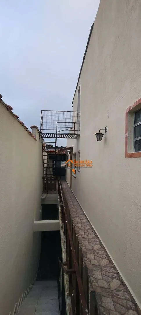 Imagem Casa com 3 dormitórios à venda, 311 m² por R$ 660.000,00 - Jardim Rosa de Franca - Guarulhos/SP