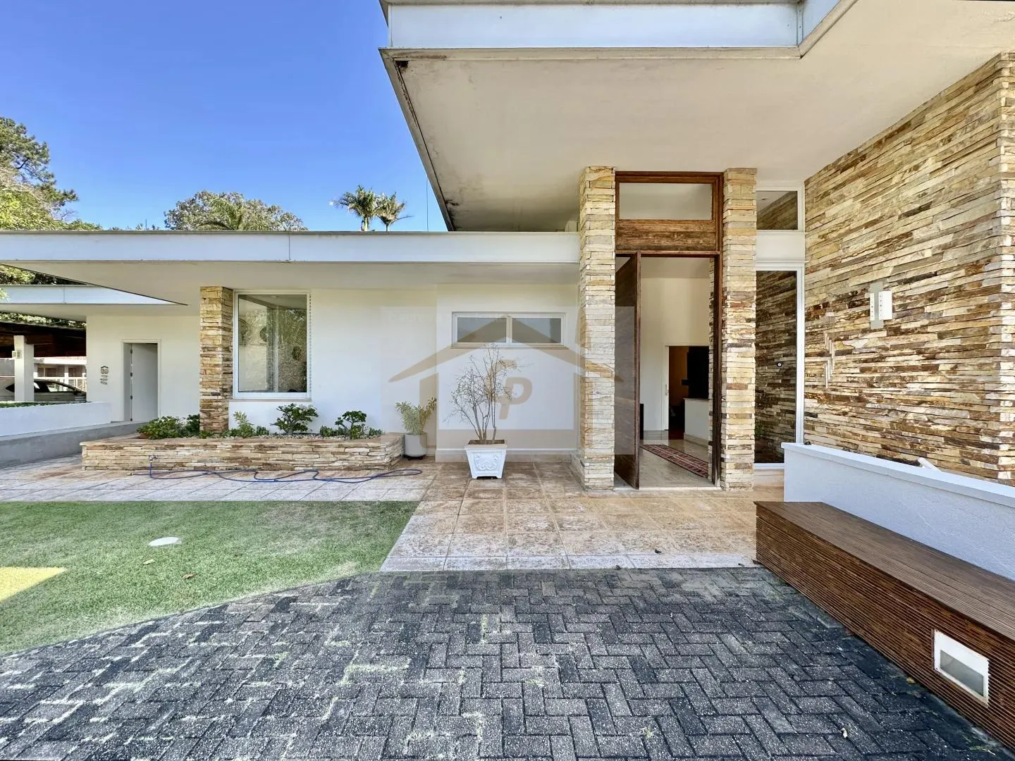 Imagem 4suítes Linda casa TÉRREA, vista 180°. Piscina, gourmet, 3 lareiras, 10 vagas cobertas