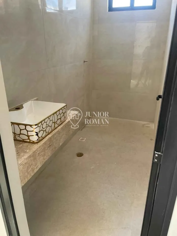 Imagem CASA ALTO PADRÃO COM 3 SUÍTES, 2 SALAS, PISCINA E GARAGEM PARA 2 CAMINHONETES - BAIRRO BANDEIRANTES - BARREIRAS/BA