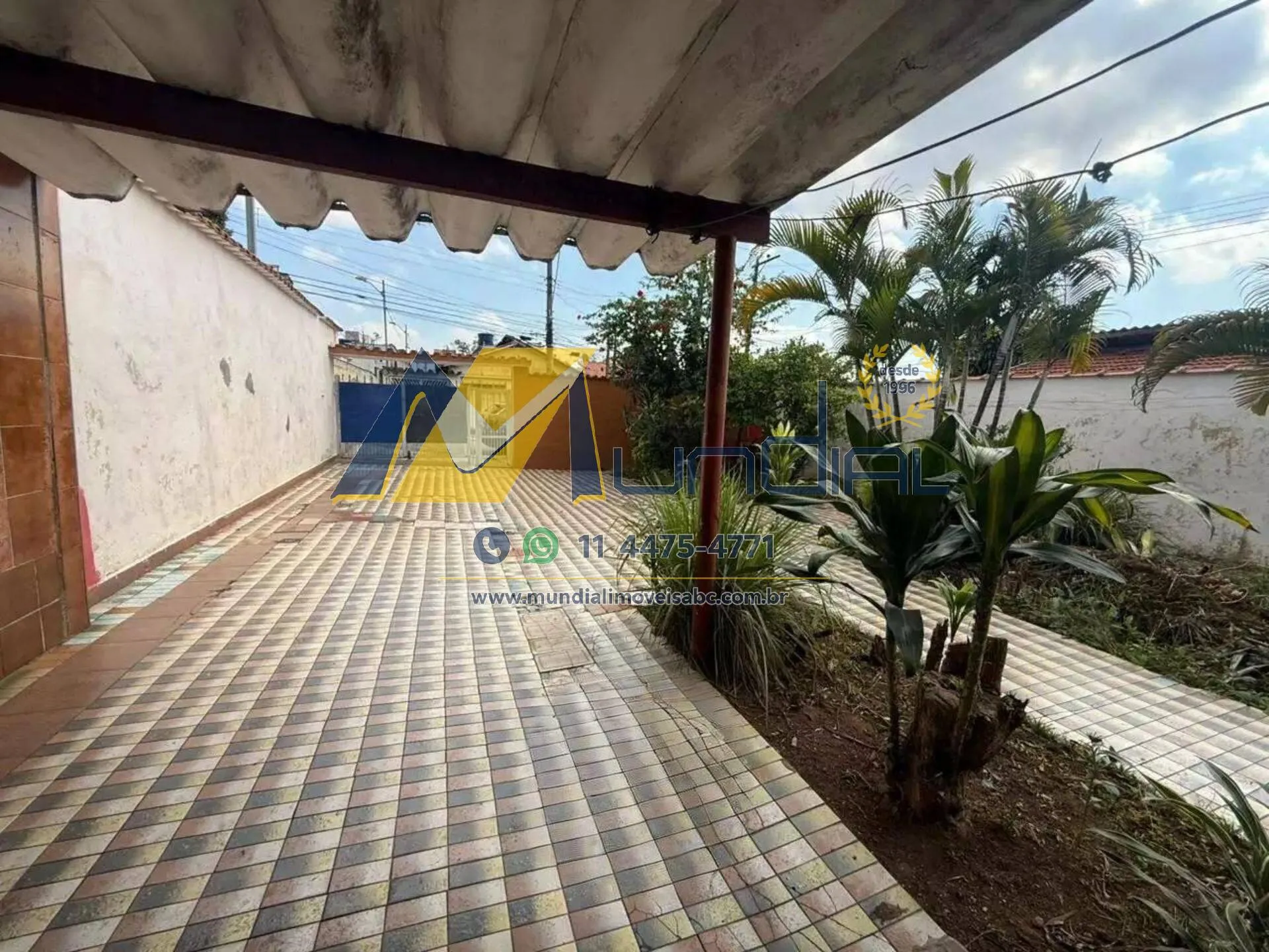 Imagem asa Térrea à Venda no Jardim Santo Alberto - 300 m² de Terreno e 7 Vagas