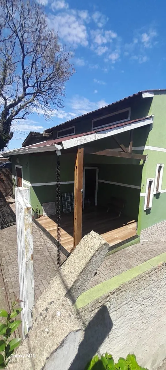 Imagem Casa com 02 quartos e 01 vaga no Bairro Cavalhada