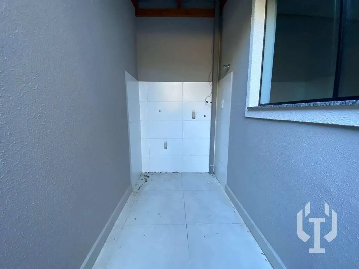 Imagem Sobrado Novo à Venda no Centro de Porto Belo - 3 Suítes