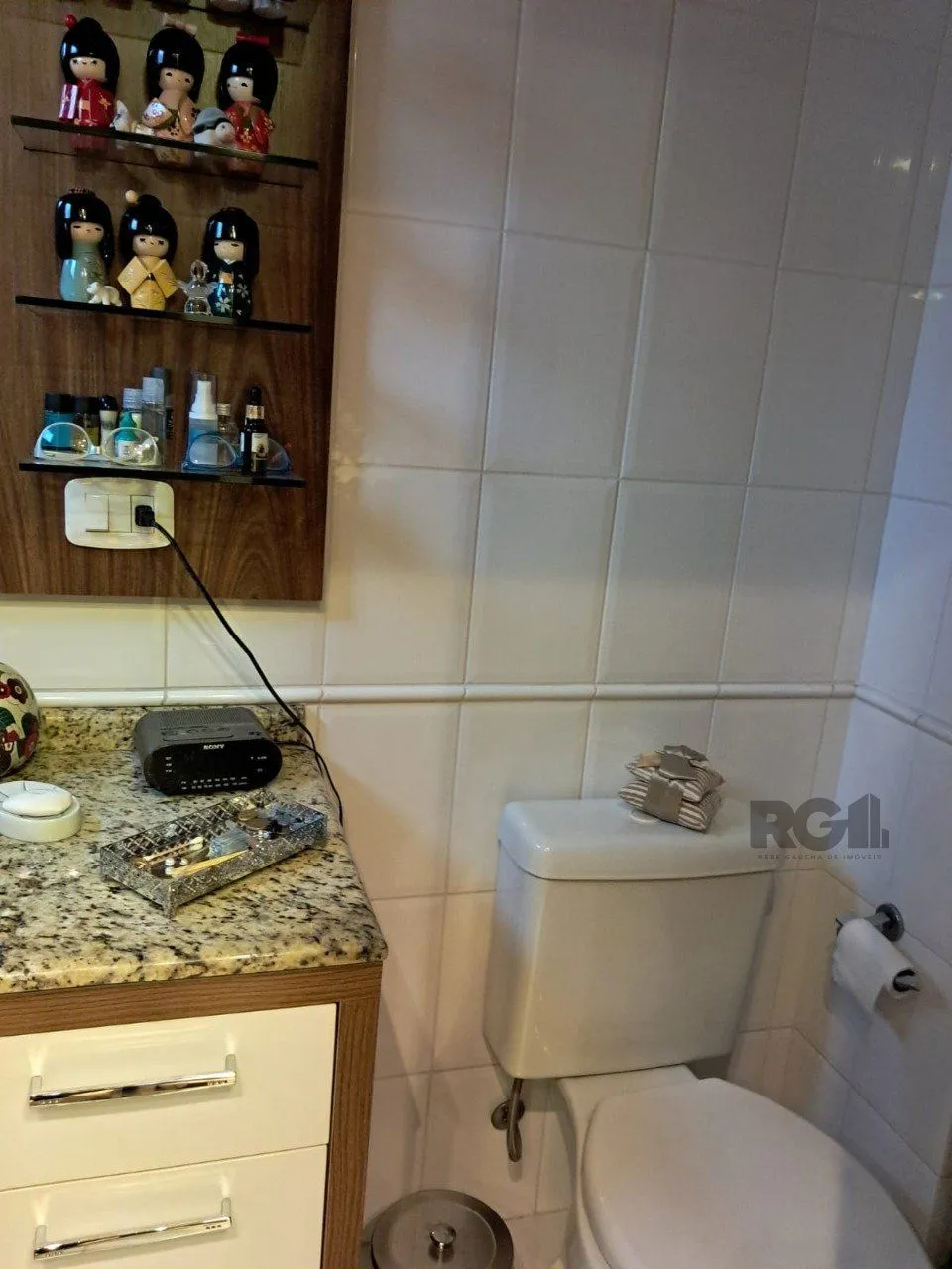 Imagem Apartamento de dois quartos, suíte e uma vaga de garagem no bairro Santana em Porto Alegre.