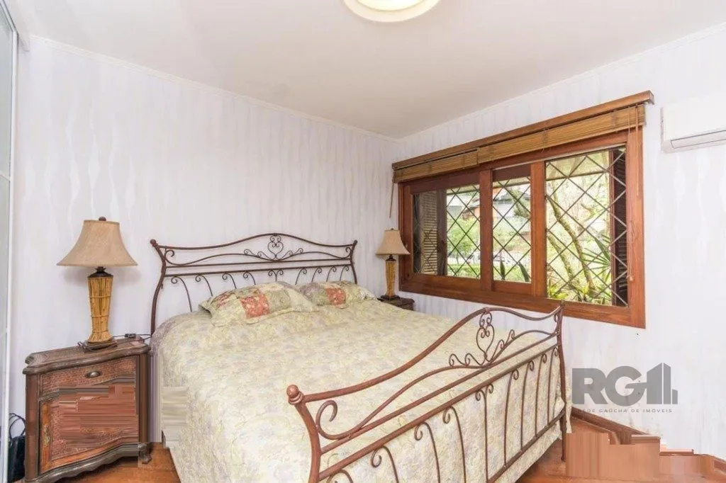 Imagem Vende-se luxuoso apartamento 3 quartos com suíte, com dependência completa, 2 vagas cobertas, próximo da Encol - 204m² - Bela Vista
